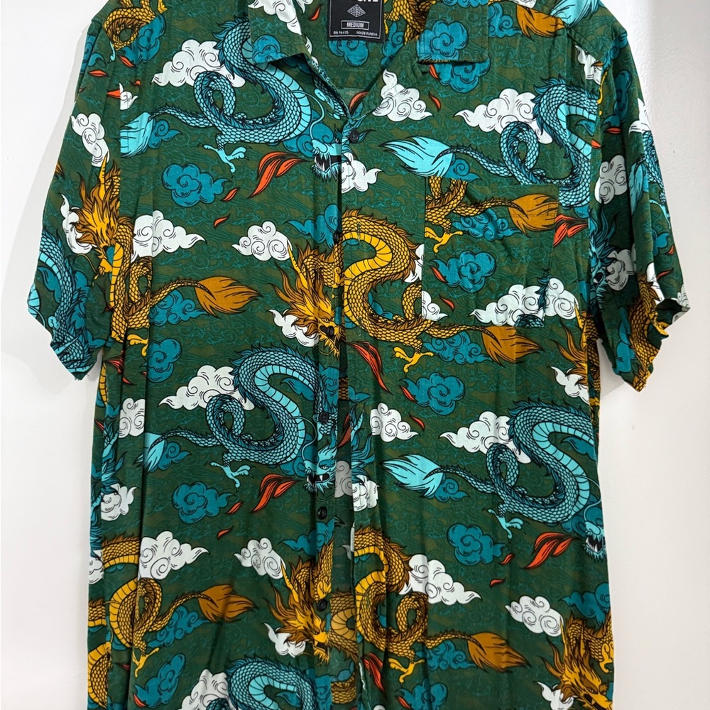 MASSIVE Dragon Clouds Fire Rayon Hawaiian Camp Shirt Men, size M